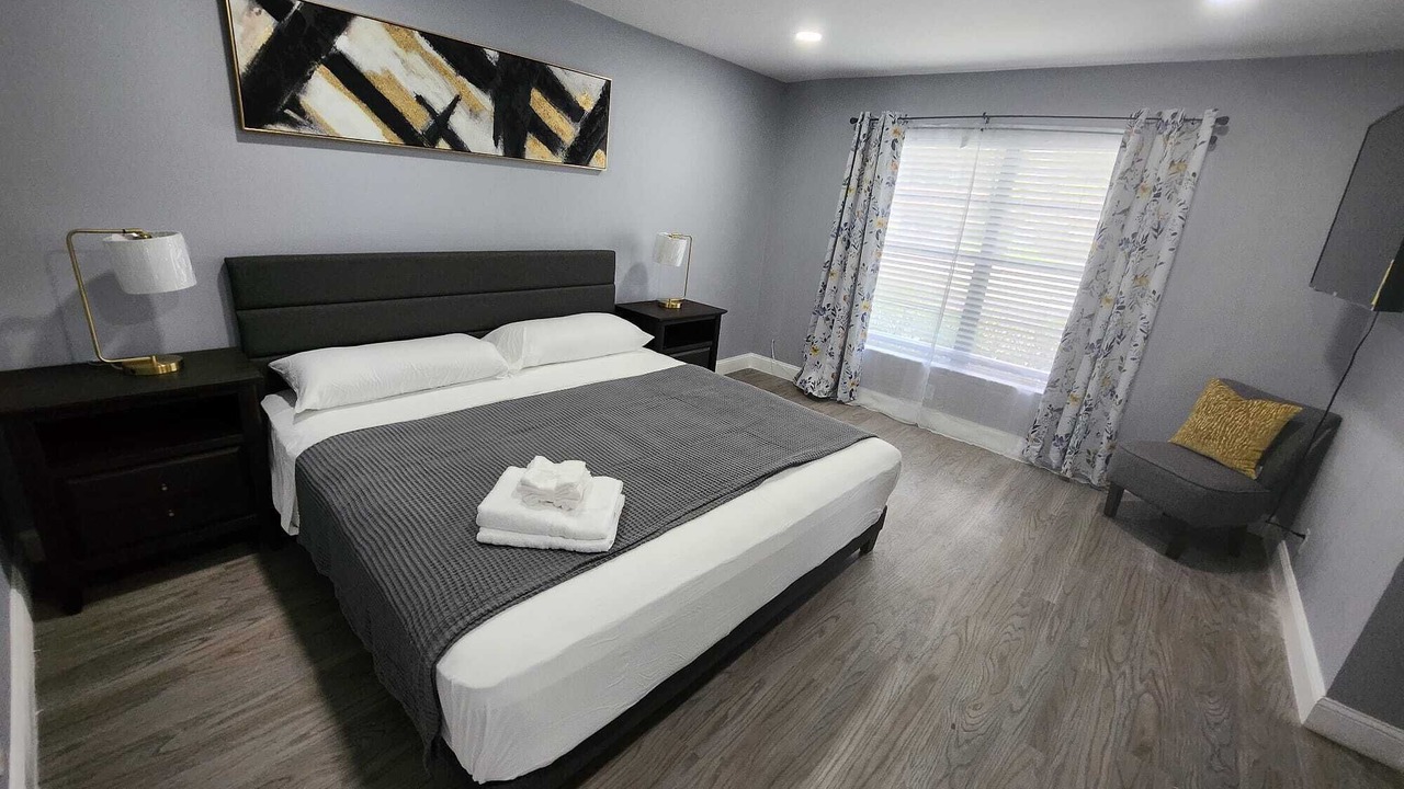 Photo of Bedroom in Coral Springs
