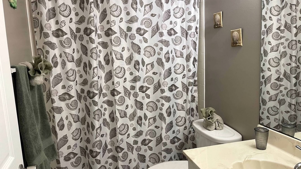 Photo of Bathroom in Lely Golf Estates