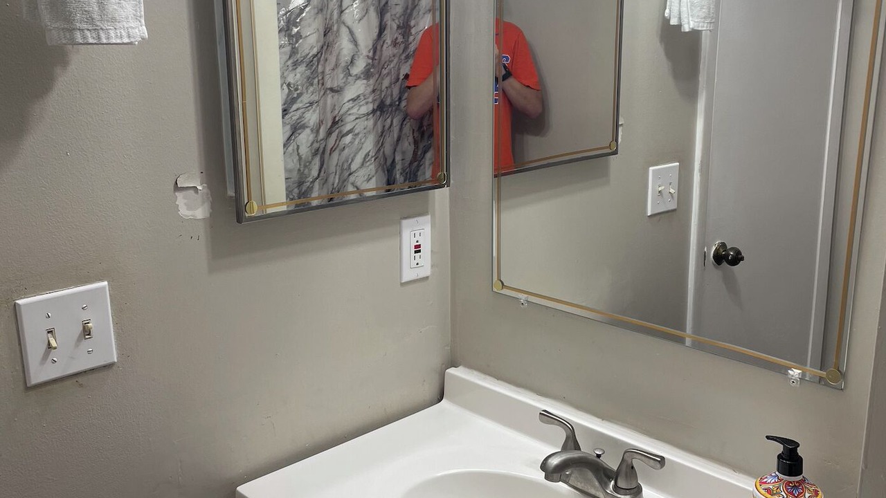 Photo of Bathroom in Sandalwood