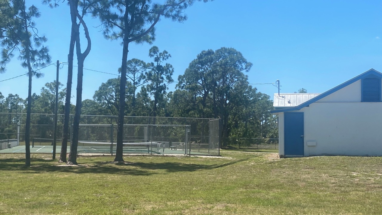 Photo of Others in Tropical Gulf Acres