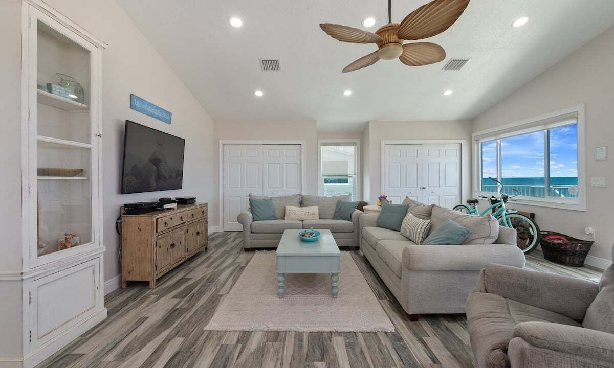 Photo of Livingroom in Flagler Beach