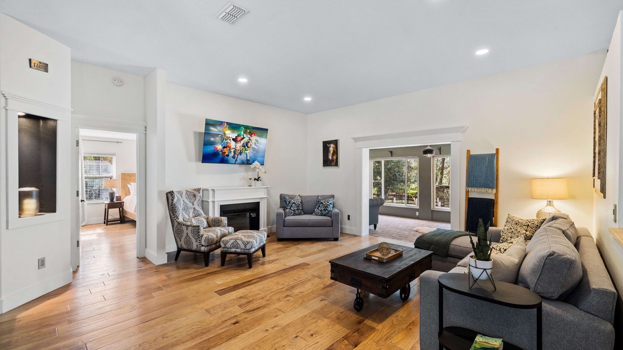 Photo of Livingroom in Fellowship