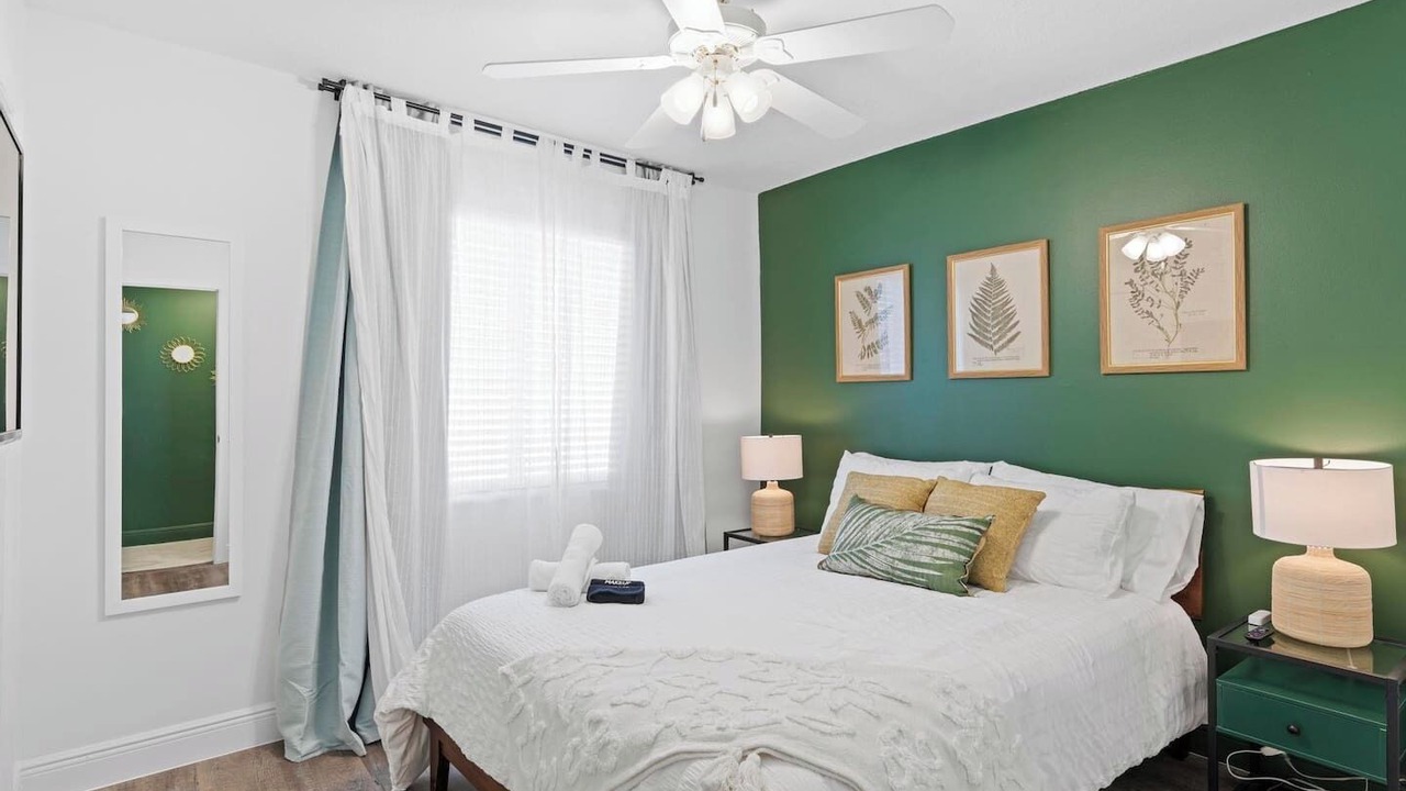 Photo of Bedroom in Ludlam
