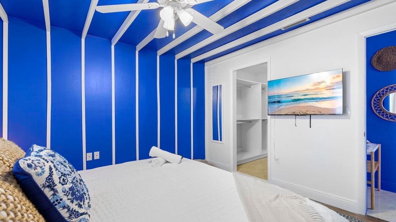 Photo of Bedroom in Ludlam