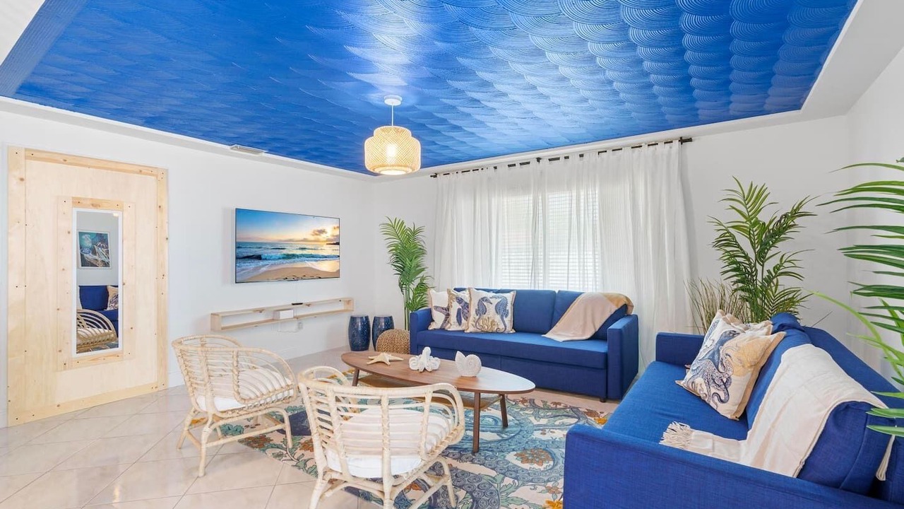 Photo of Livingroom in Ludlam