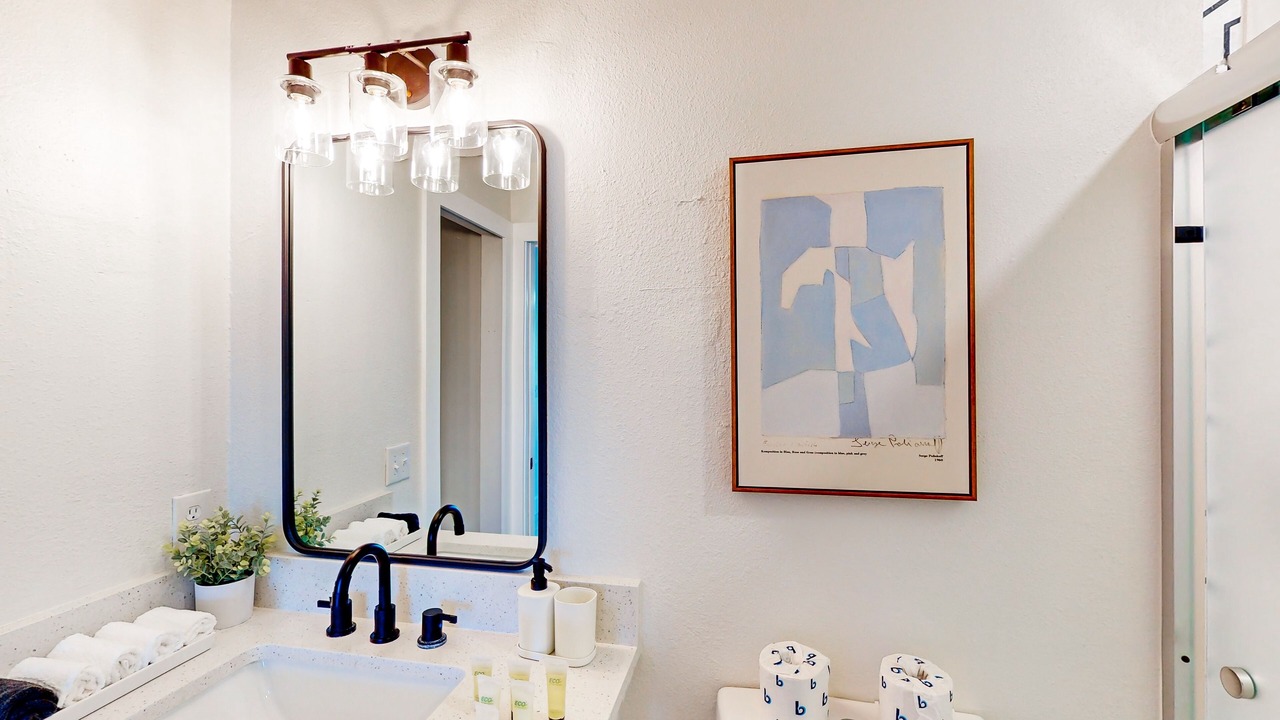 Photo of Bathroom in Bay Acres