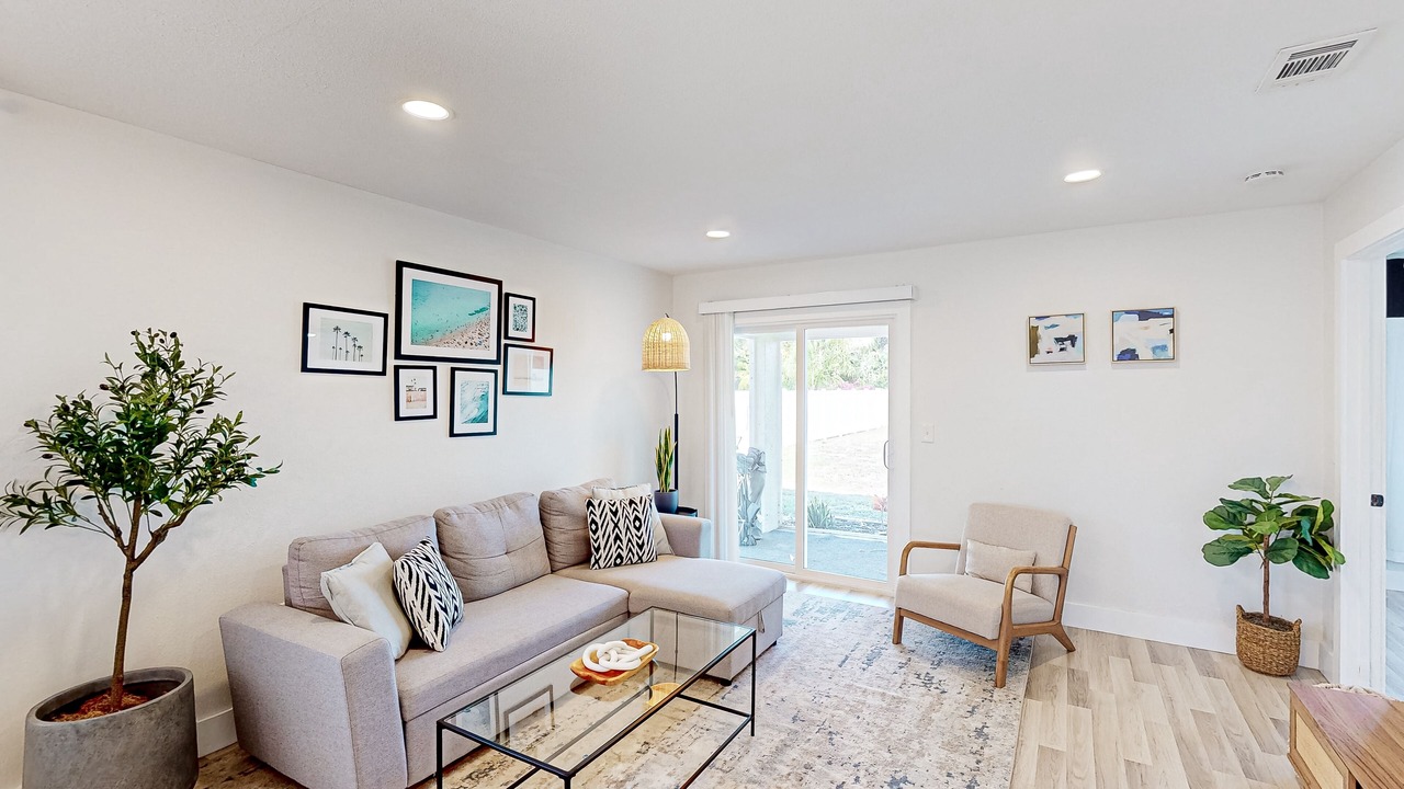 Photo of Livingroom in Bay Acres