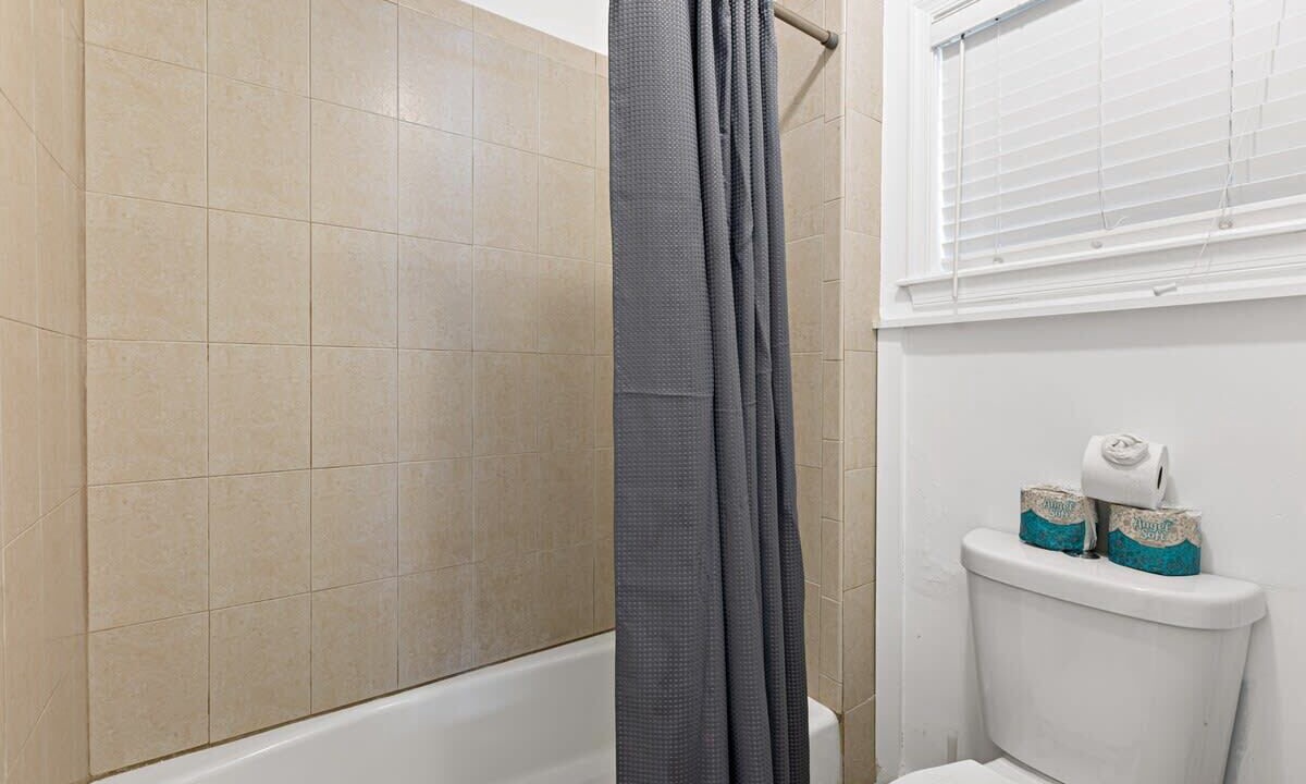 Photo of Bathroom in Colee Hammock