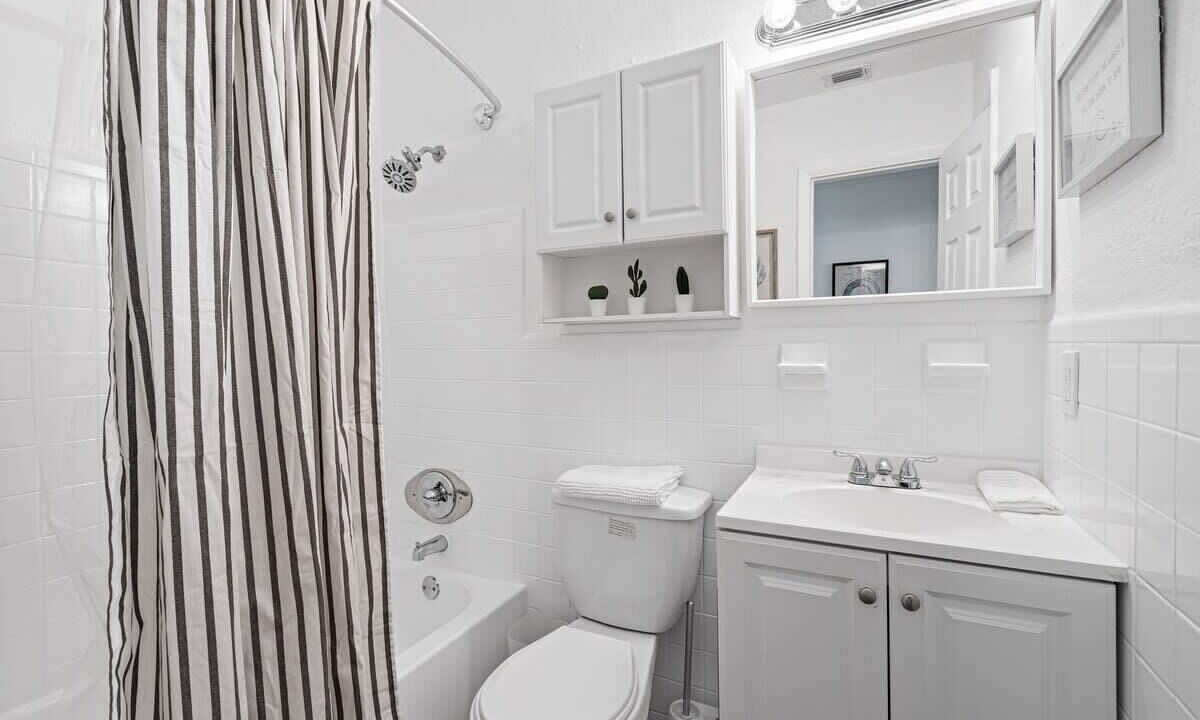Photo of Bathroom in Sailboat Bend