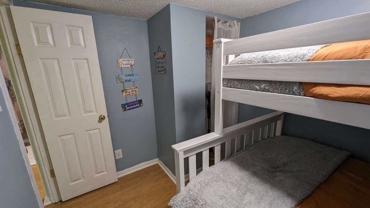 Photo of Bedroom in Edgewater