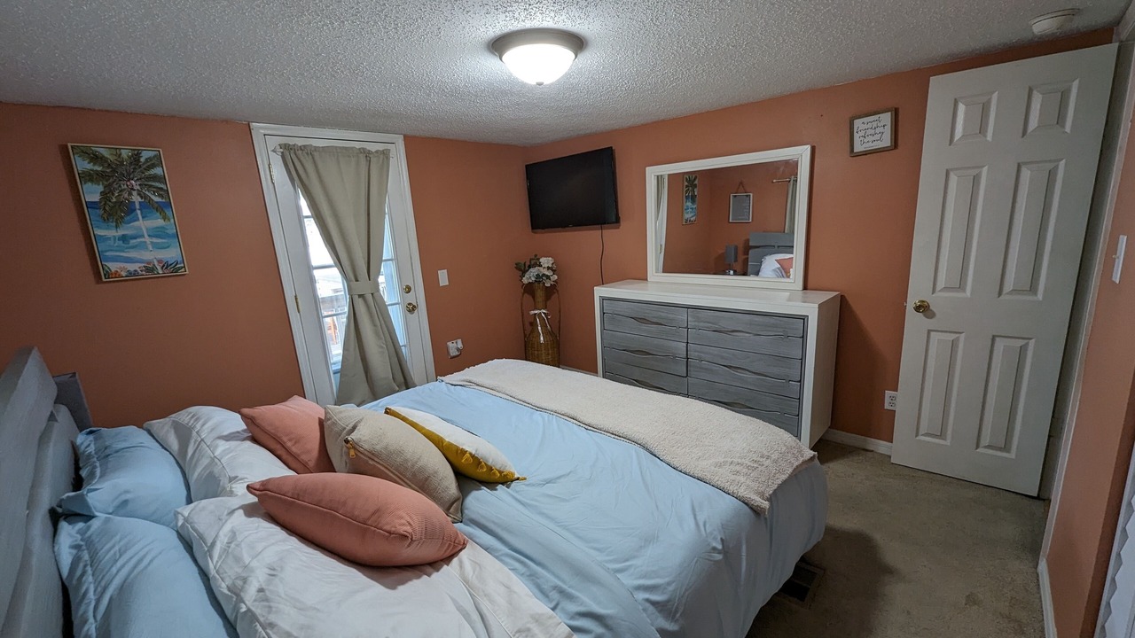 Photo of Bedroom in Edgewater