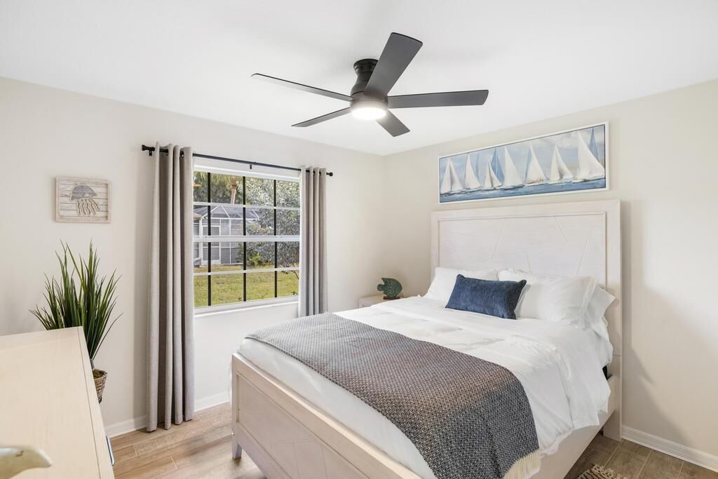 Photo of Bedroom in Laurel