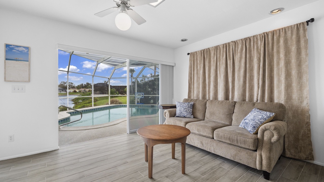 Photo of Livingroom in Venice Gardens