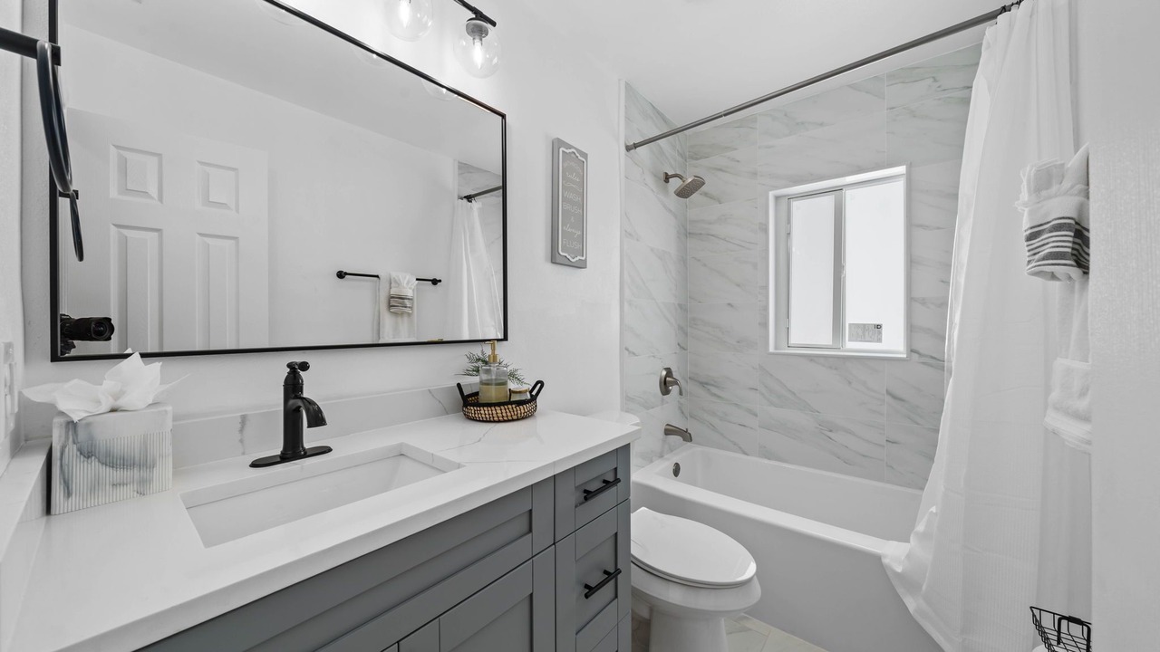 Photo of Bathroom in Oakford Park