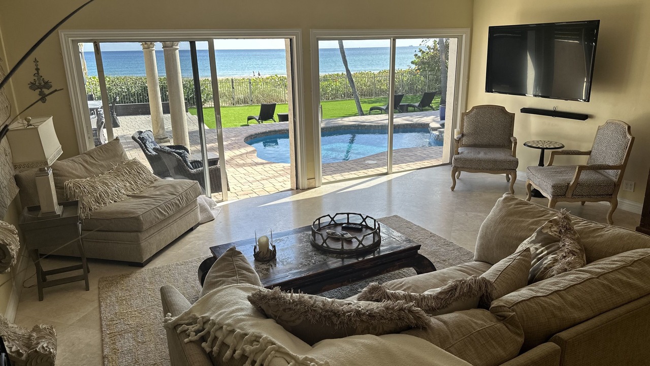 Photo of Livingroom in Deerfield Beach