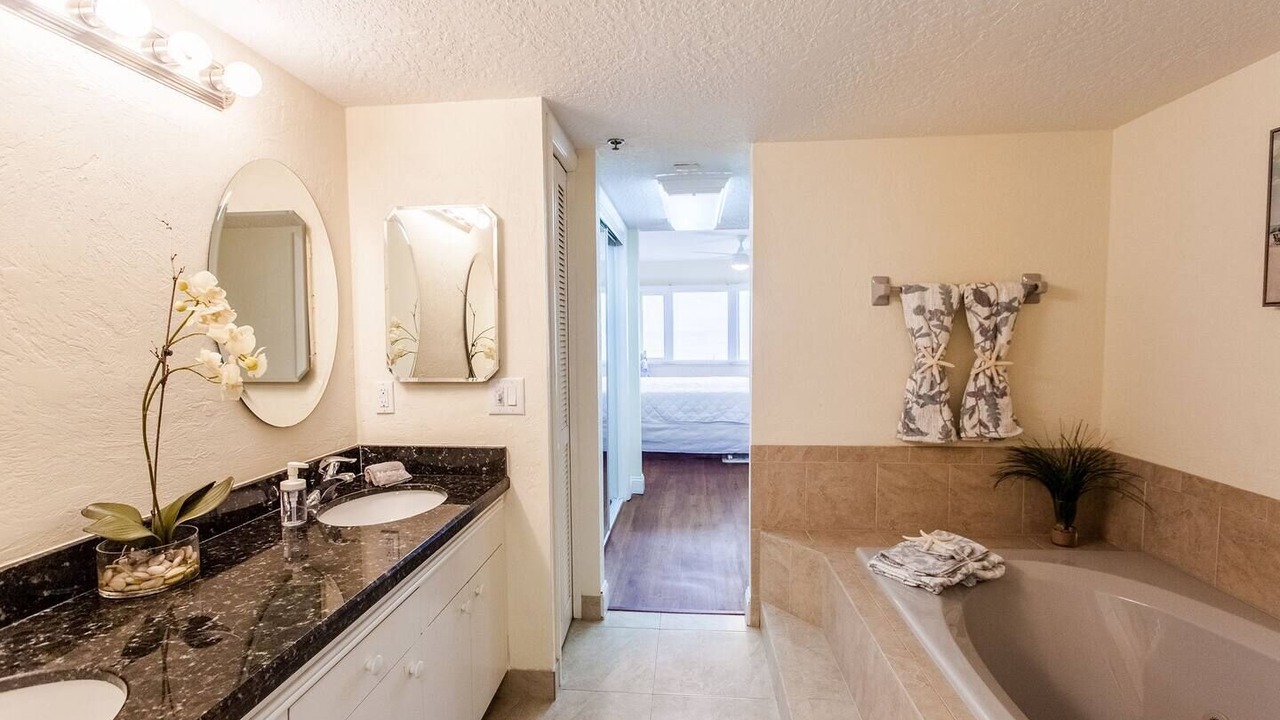 Photo of Bathroom in Tropic