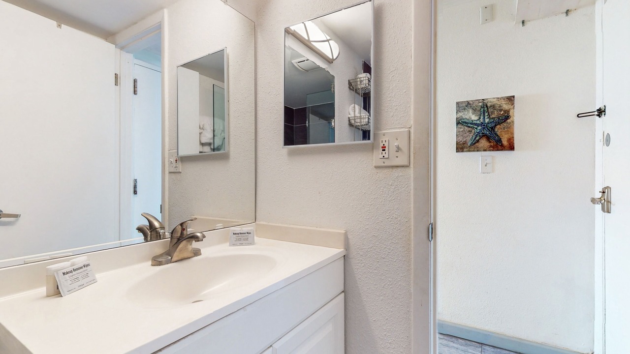 Photo of Bathroom in Lenox Park