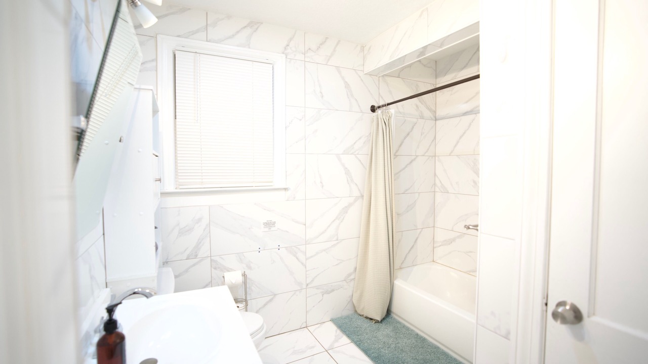 Photo of Bathroom in Lakeshore South
