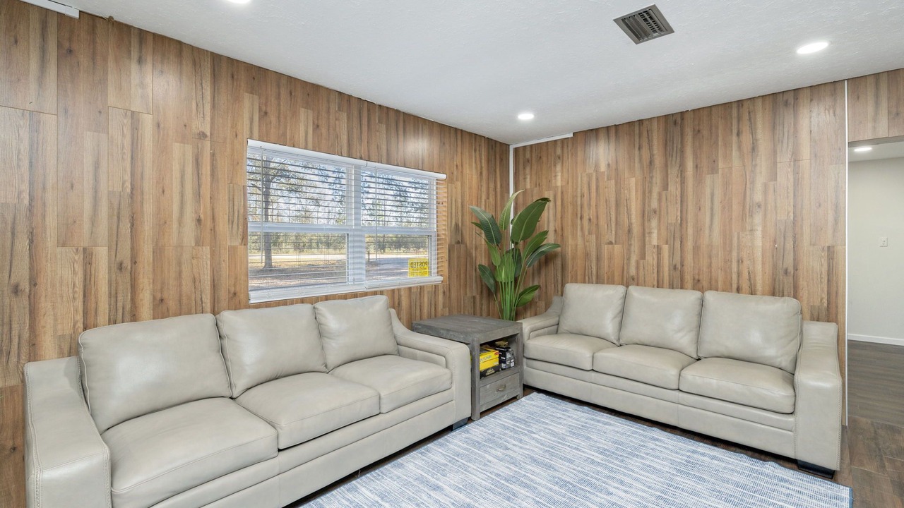 Photo of Livingroom in Holmes County
