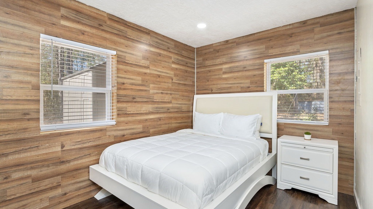 Photo of Bedroom in Holmes County