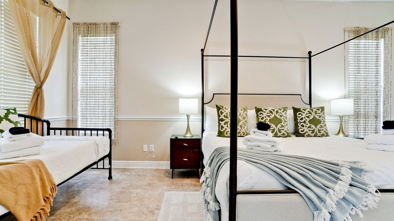 Photo of Bedroom in River Pointe