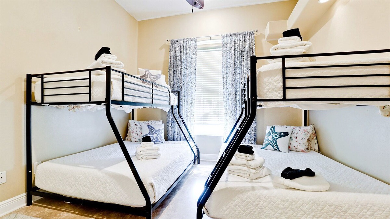 Photo of Bedroom in River Pointe