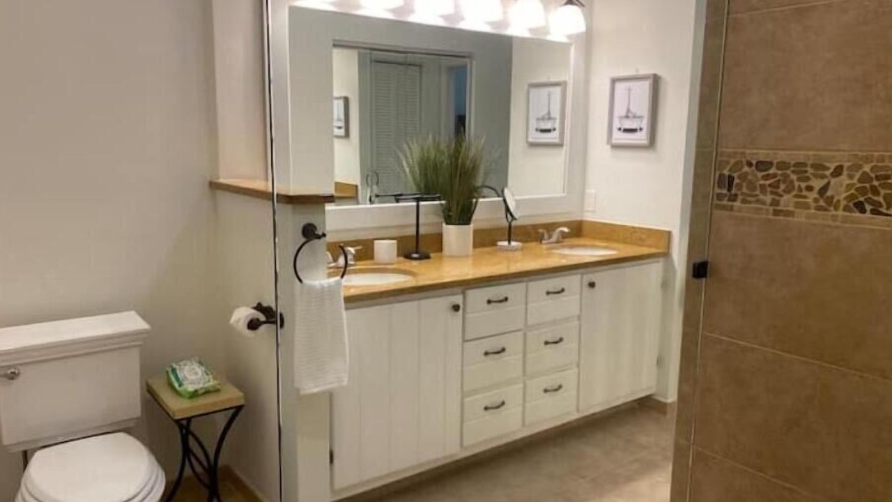 Photo of Bathroom in Palm River Estates