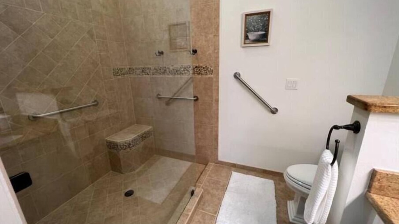Photo of Bathroom in Palm River Estates