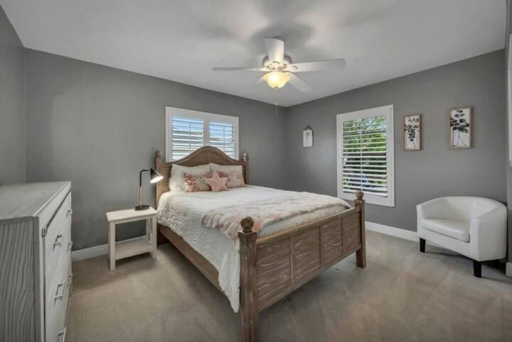 Photo of Bedroom in Palm River Estates