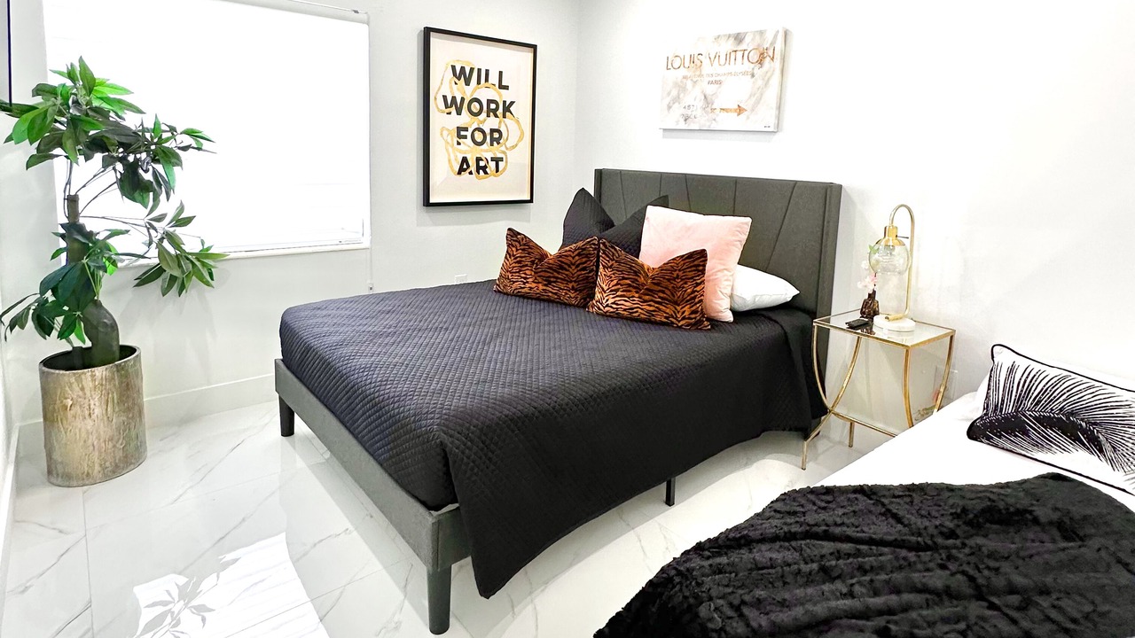 Photo of Bedroom in Ludlam
