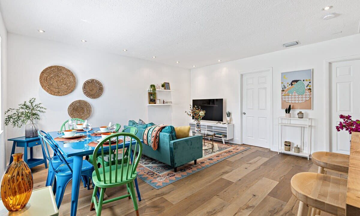 Photo of Livingroom in Sailboat Bend