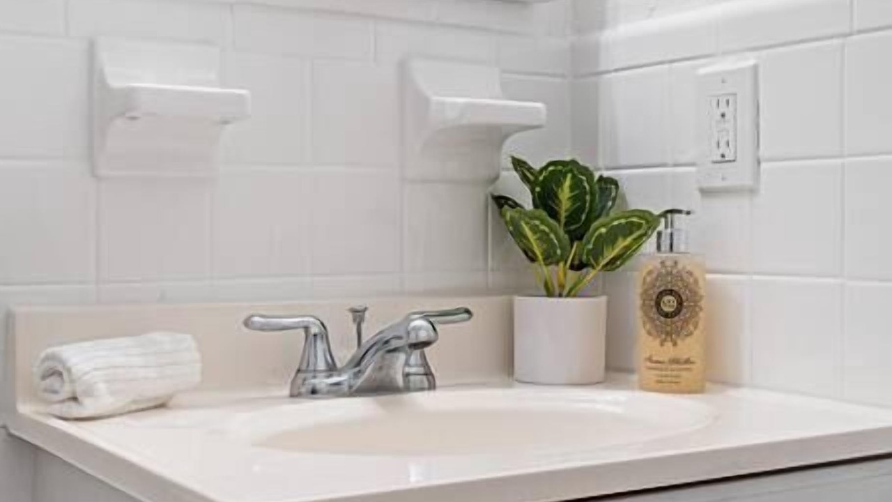 Photo of Bathroom in Sailboat Bend