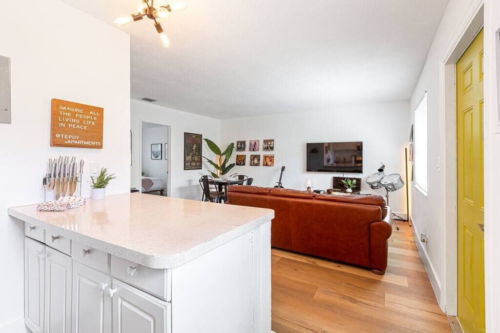 Photo of Livingroom in Sailboat Bend