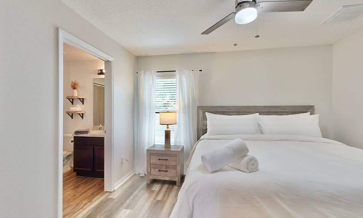 Photo of Bedroom in Brooksville