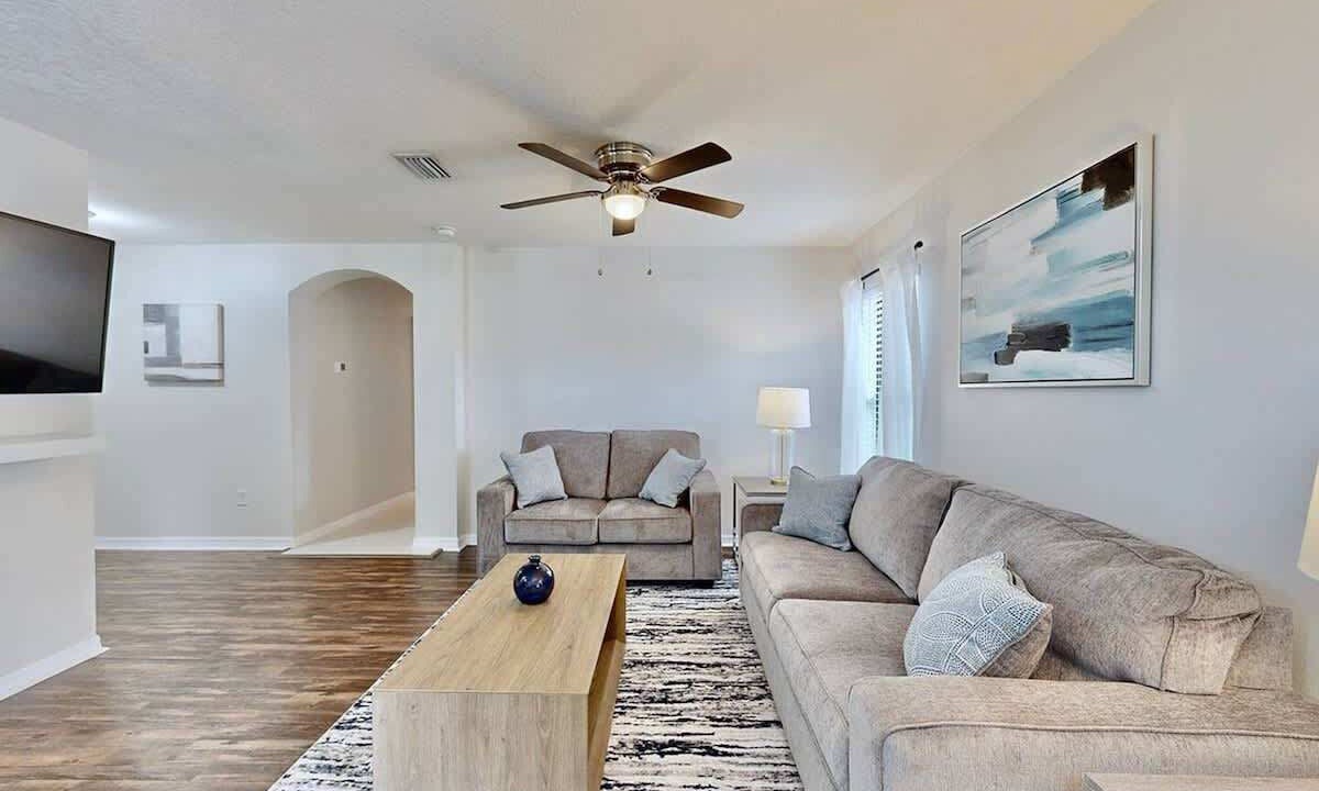 Photo of Livingroom in Brooksville