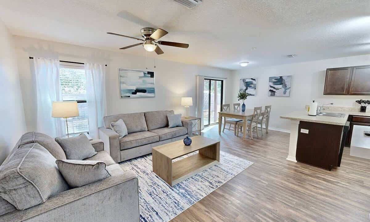 Photo of Livingroom in Brooksville