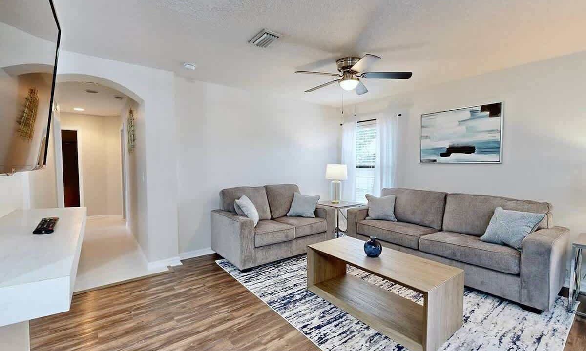 Photo of Livingroom in Brooksville