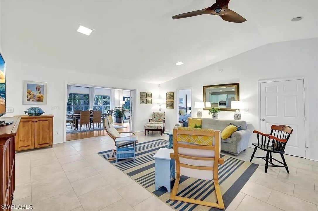 Photo of Livingroom in Pineland