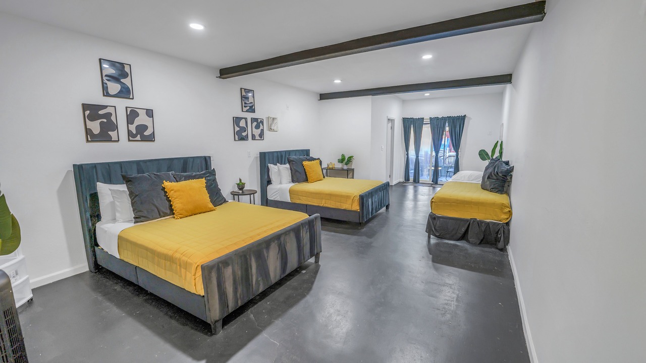 Photo of Bedroom in Weeki Wachee Gardens