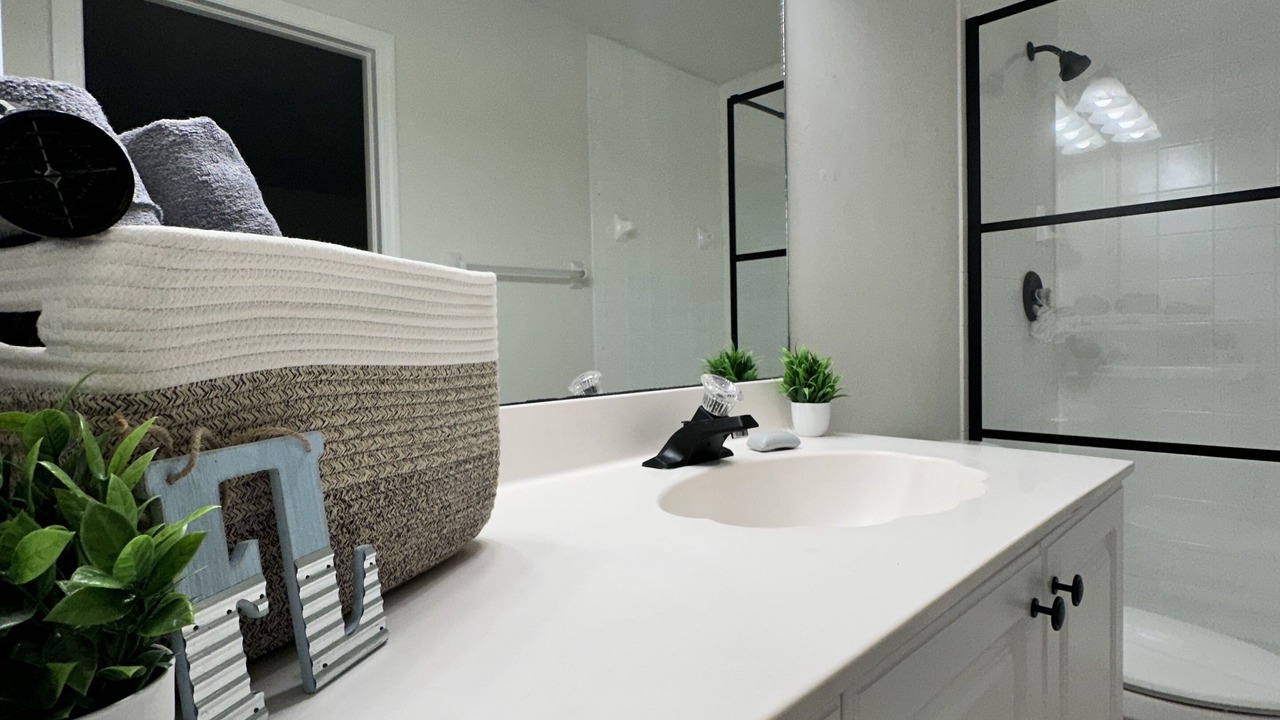 Photo of Bathroom in Golden Gate