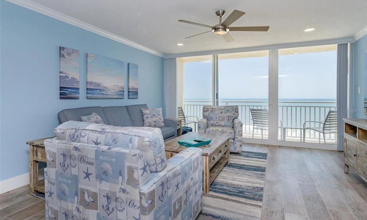 Photo of Livingroom in New Smyrna Beach