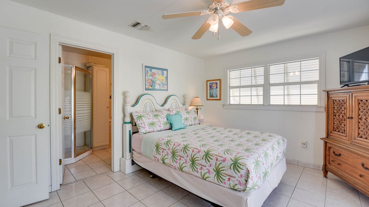 Photo of Bedroom in Breezeswept Beach Estates