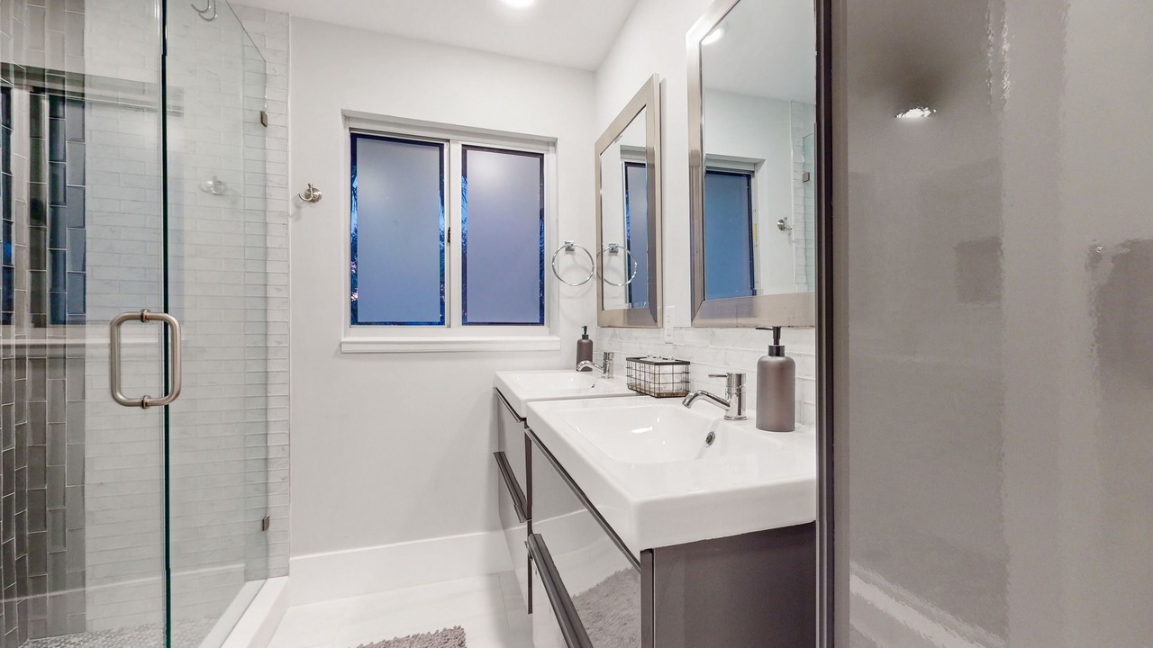 Photo of Bathroom in Isles of Capri