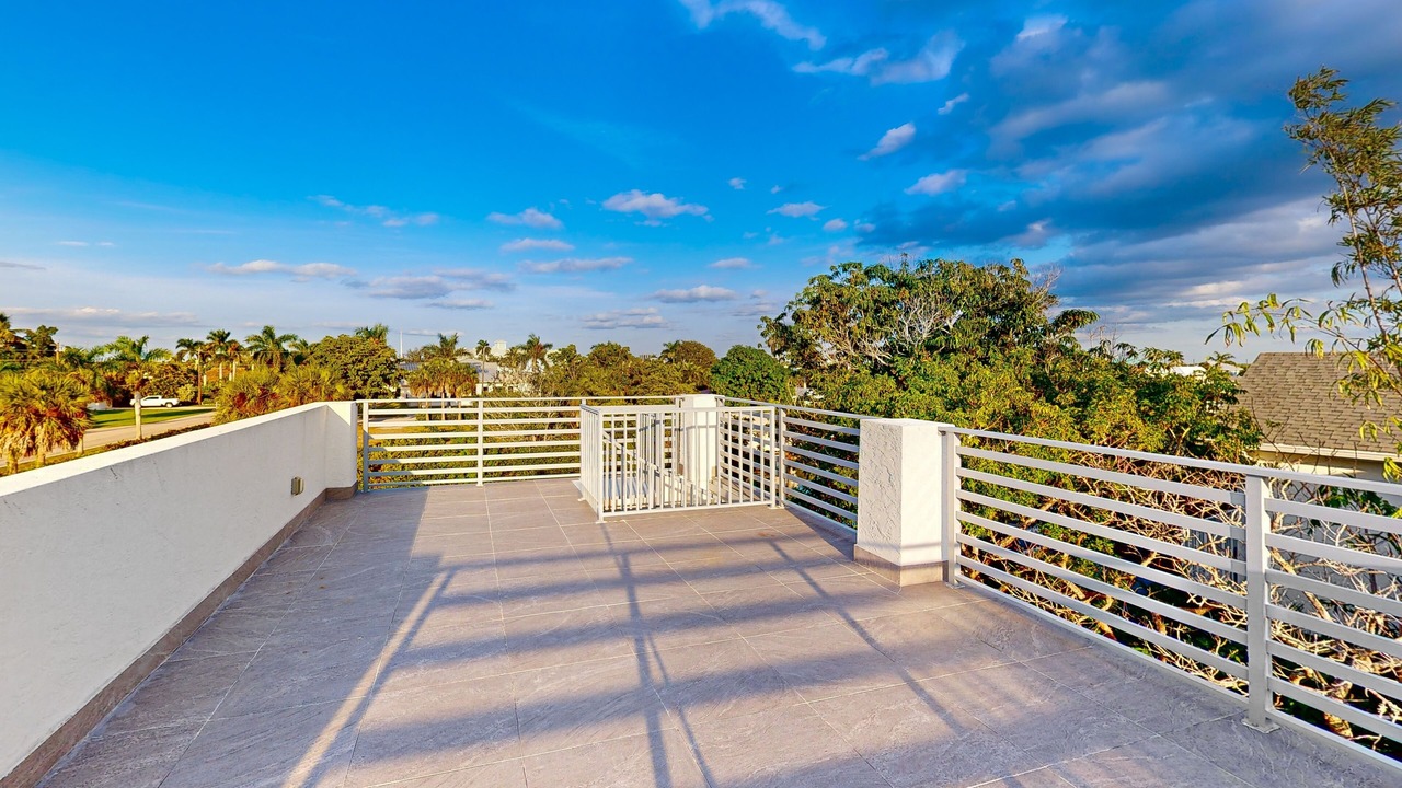 Photo of Patio Balcony in Isles of Capri