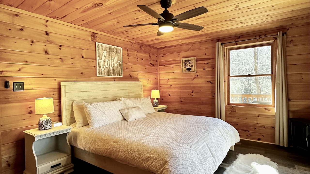 Photo of Bedroom in Dahlonega