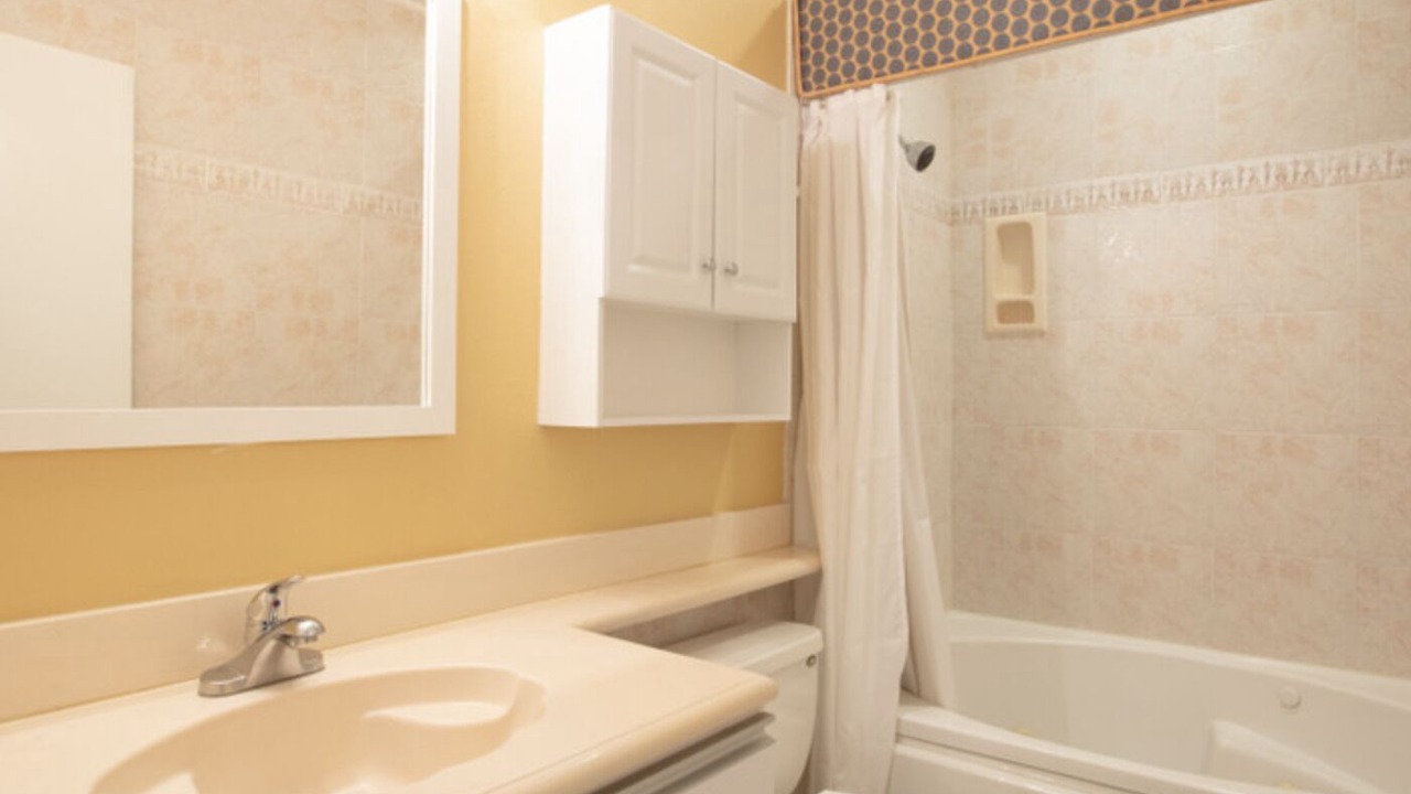 Photo of Bathroom in South Peninsula Historic District