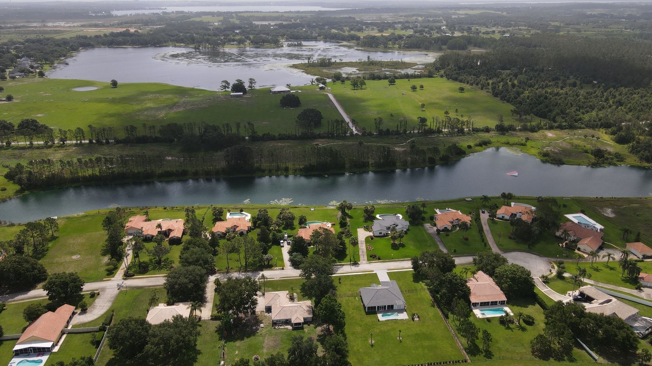 Photo of Outdoor in Groveland