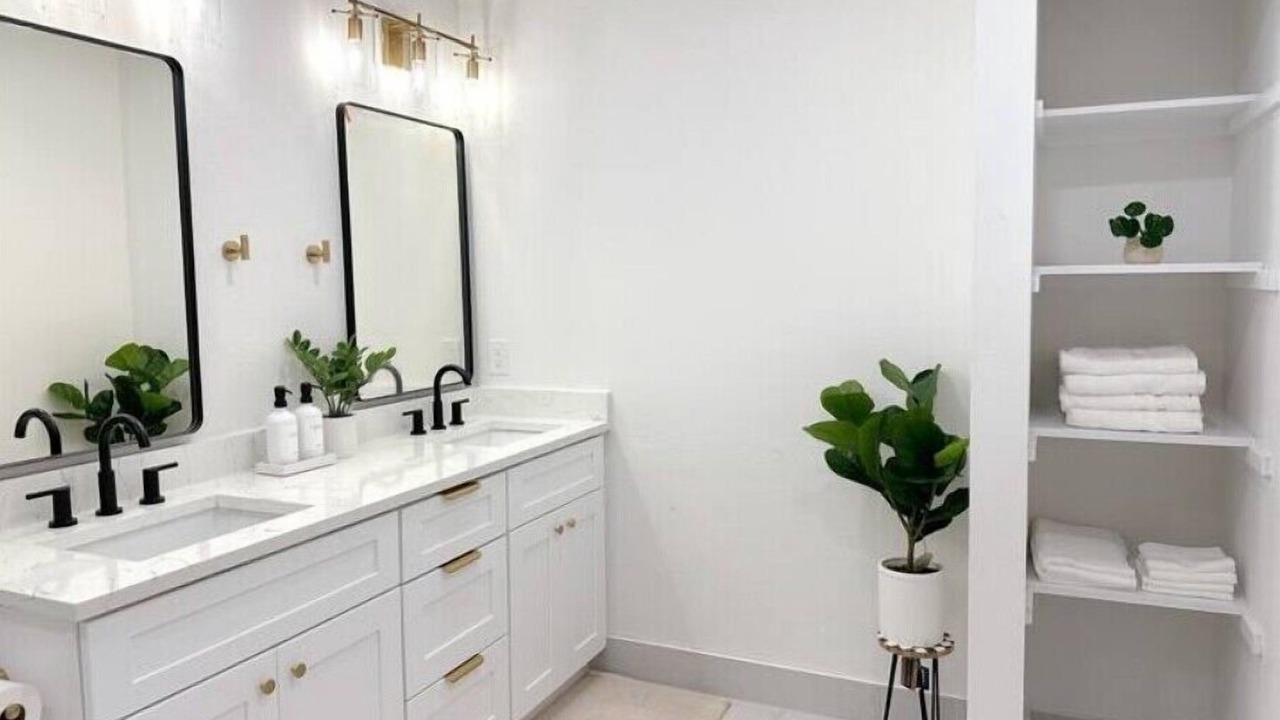 Photo of Bathroom in Venice Gardens