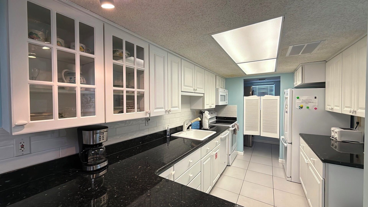 Photo of Kitchen in Key Colony Beach