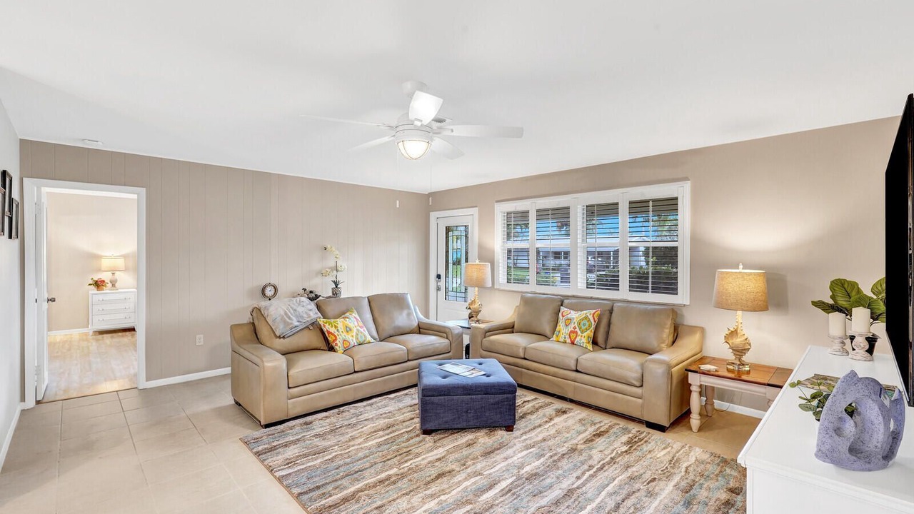 Photo of Livingroom in Florida North Atlantic Coast